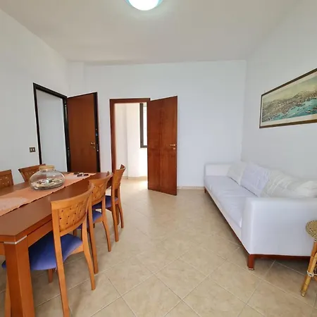 Dom wakacyjny Vistamare Piedigrotta Casa Sul Mare *